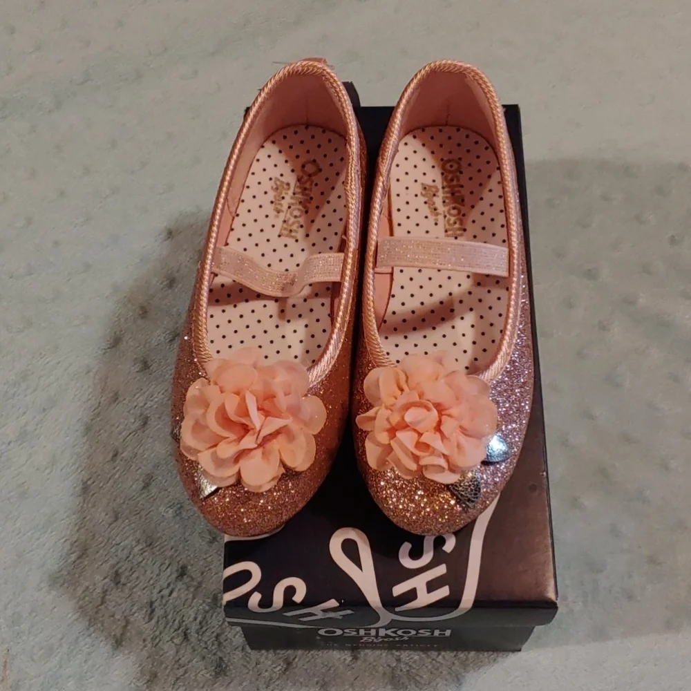 NIB &NWT Oshkosh dress flats